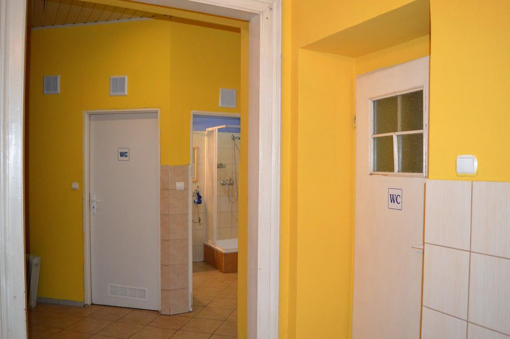 Honey Hostel Cracovie Extérieur photo