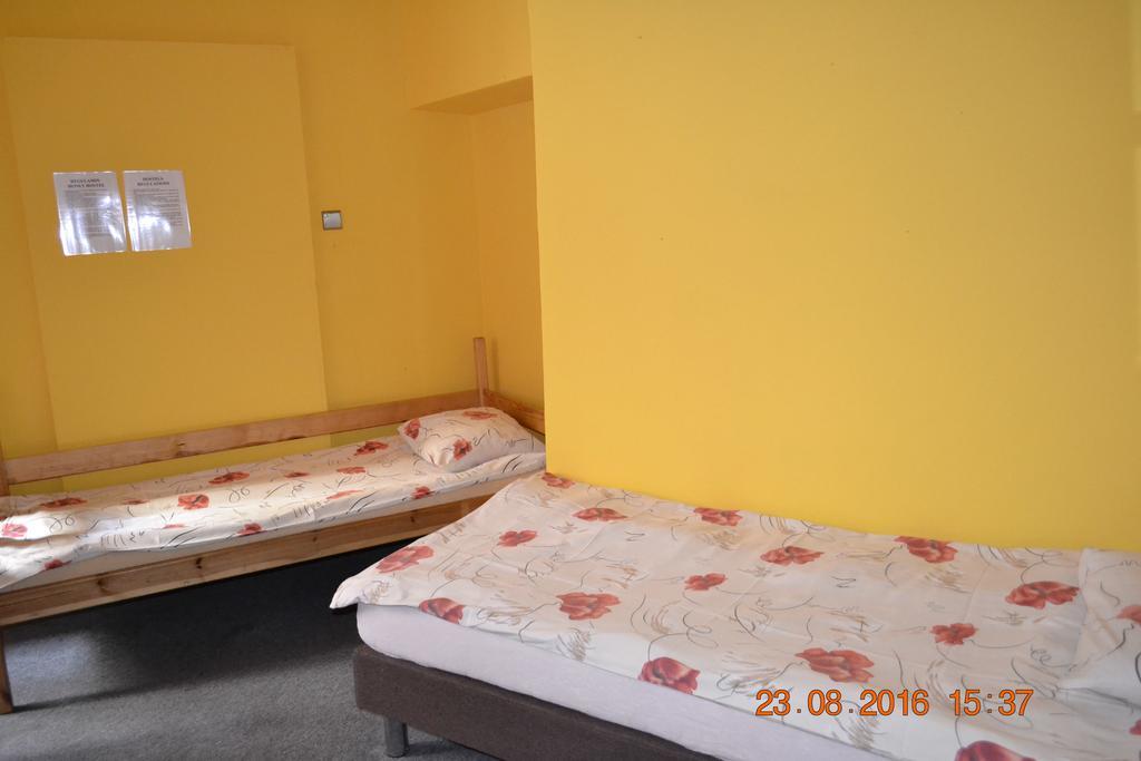 Honey Hostel Cracovie Extérieur photo