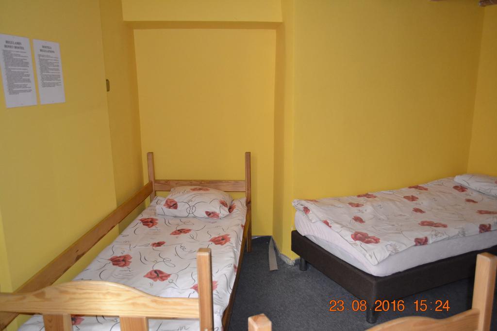 Honey Hostel Cracovie Extérieur photo