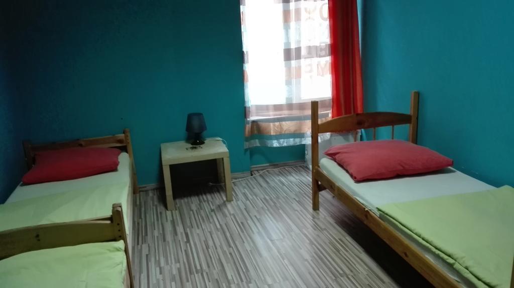 Honey Hostel Cracovie Extérieur photo